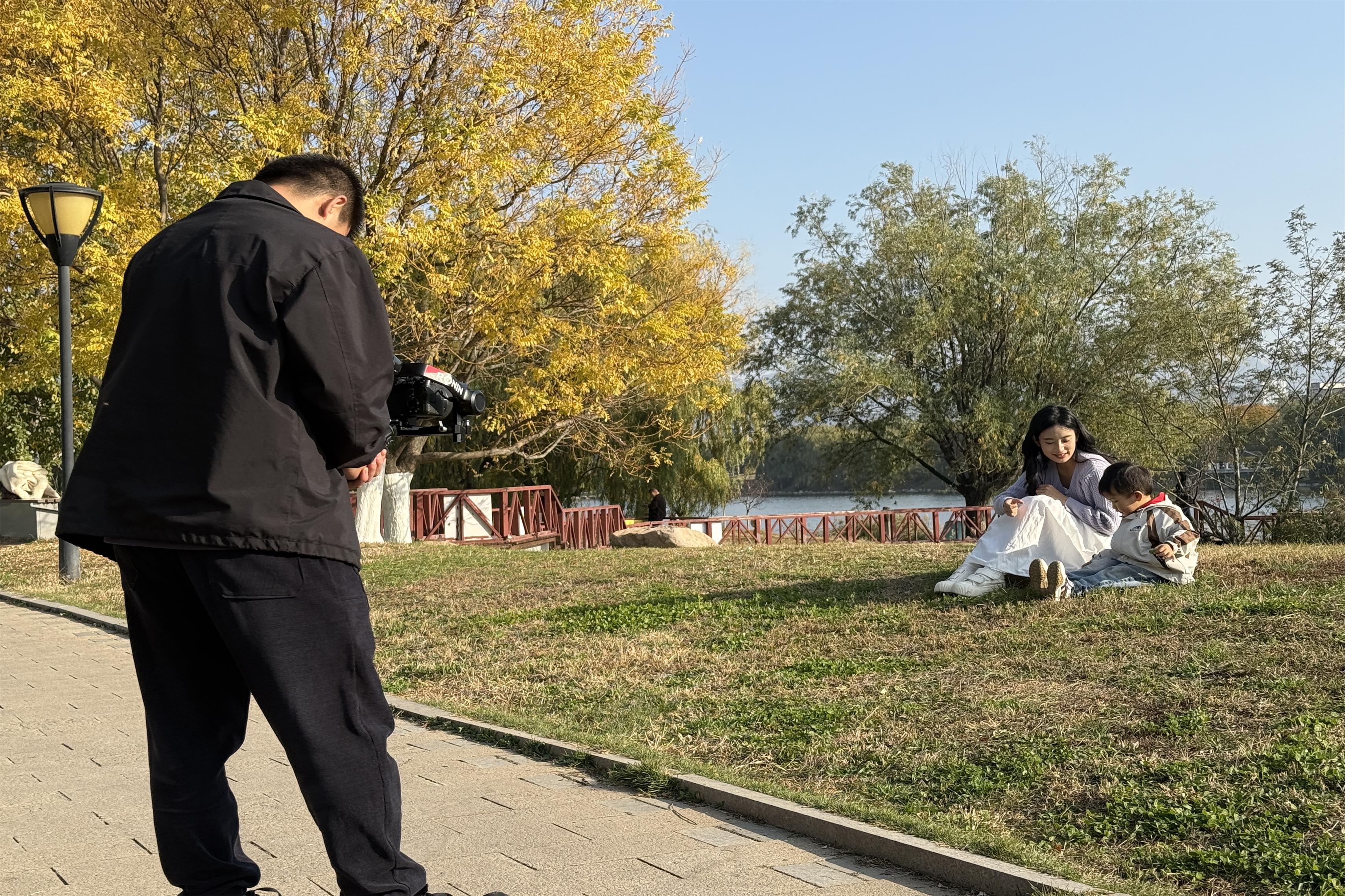 企業(yè)如何玩轉(zhuǎn)短視頻？青島短視頻代運(yùn)營(yíng)公司支招，引爆品牌影響力